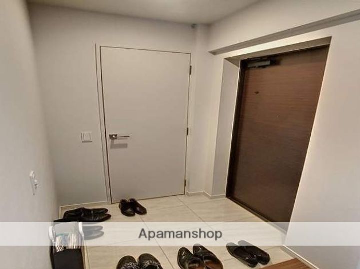アイランドシティオーシャン&フォレストタワーレジデンスEAST棟の玄関