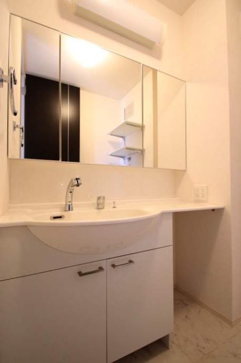 グランドヒル英302の内装