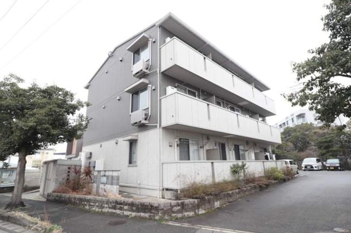 グランドヒル英302の外観