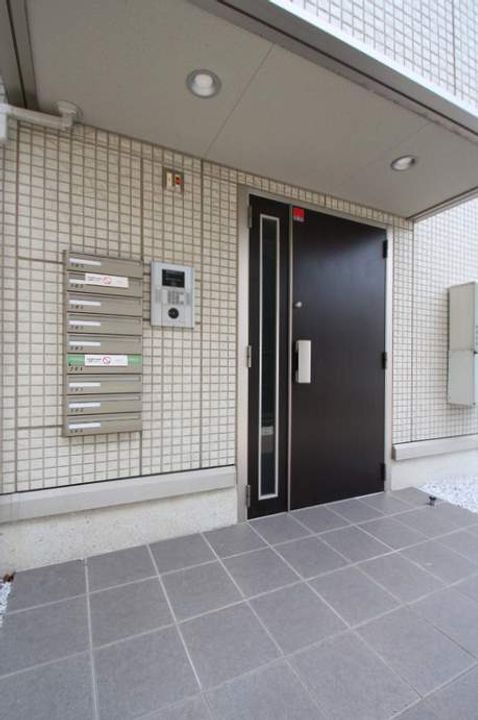 グランドヒル英302の外観