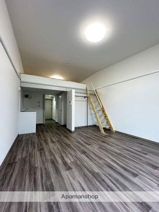 ガレージハウス青葉の内装