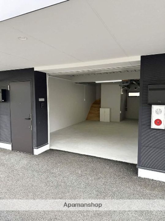 ガレージハウス青葉の外観