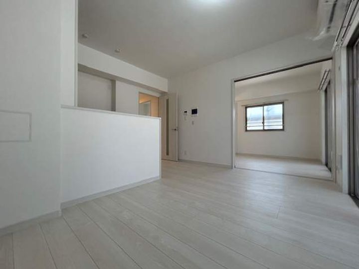 ショウジュン原田の居間