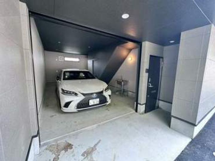 ガレージハウス旭台の内装