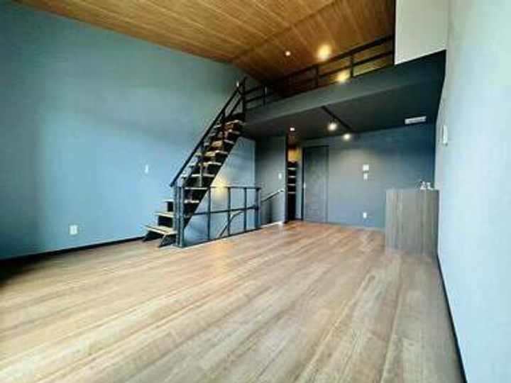 ガレージハウス旭台の内装