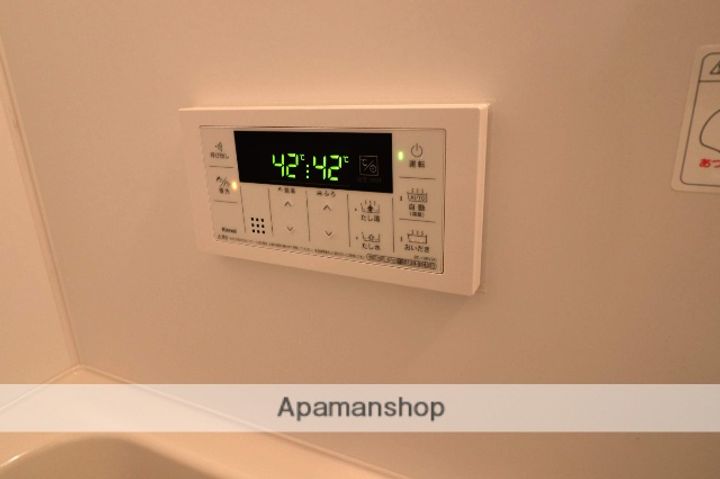 CRECIA和白の内装