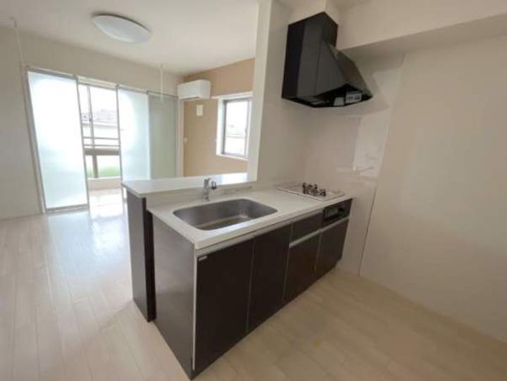 宗像市平井1丁目アパート202の居間