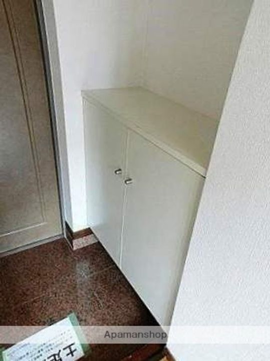 福岡県福岡市中央区大宮1丁目の賃貸マンションの玄関