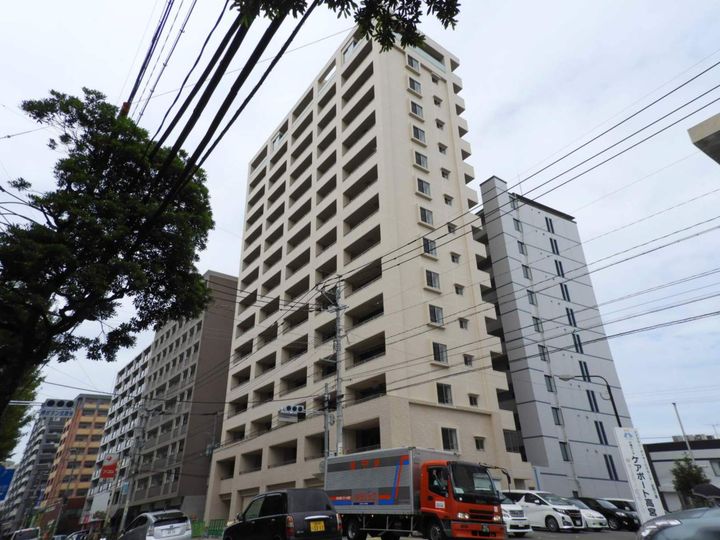 LUCIS高宮の外観