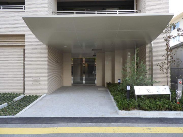 LUCIS高宮の外観