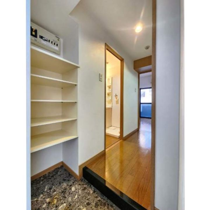 WEST VILLAGE 西公園の玄関