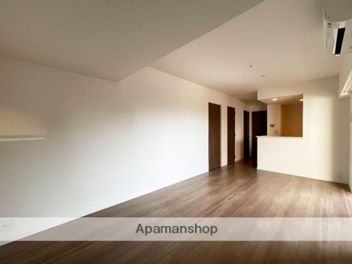 福岡県福岡市中央区渡辺通4丁目の賃貸マンションの居間