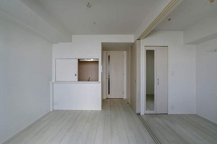 福岡県福岡市博多区博多駅東3丁目の賃貸マンションの居間
