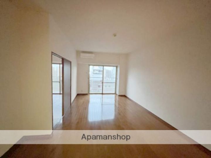 アーバンハイツ住乃江の居間