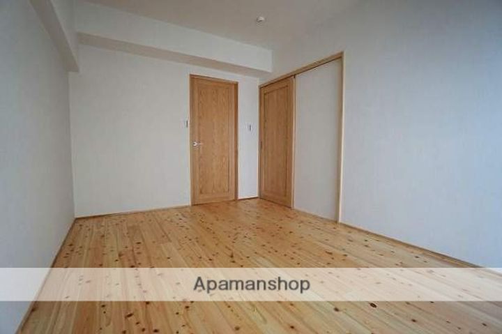 ケイジェイ博多住吉ビルの居間