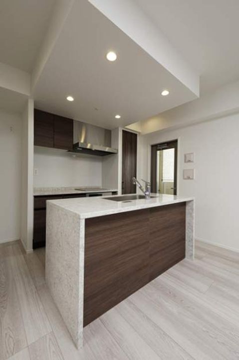 福岡県福岡市博多区住吉2丁目の賃貸マンションのキッチン