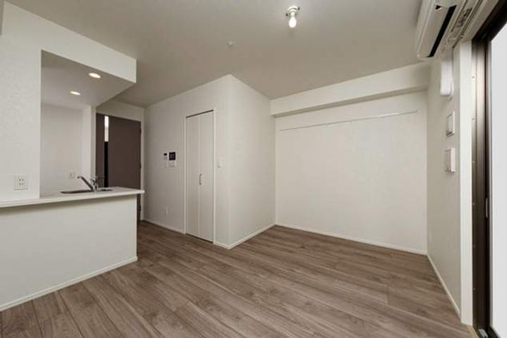 福岡県福岡市博多区住吉2丁目の賃貸マンションの居間