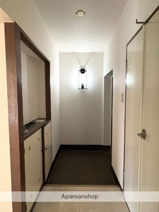 福岡県福岡市城南区長尾2丁目の賃貸マンションの玄関