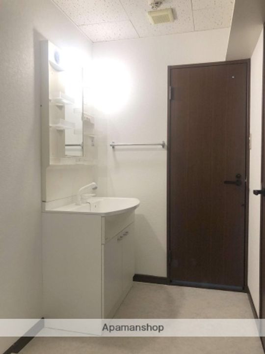 福岡県福岡市博多区東平尾1丁目の賃貸マンションの内装