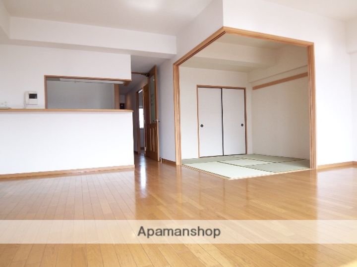 オーパス・ワンの居間