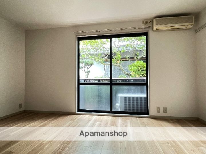 福岡県春日市須玖北5丁目の賃貸アパートの居間