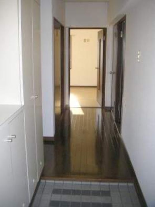 福岡県糟屋郡志免町志免3丁目の賃貸マンションの玄関