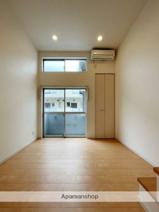 オーガスタの居間