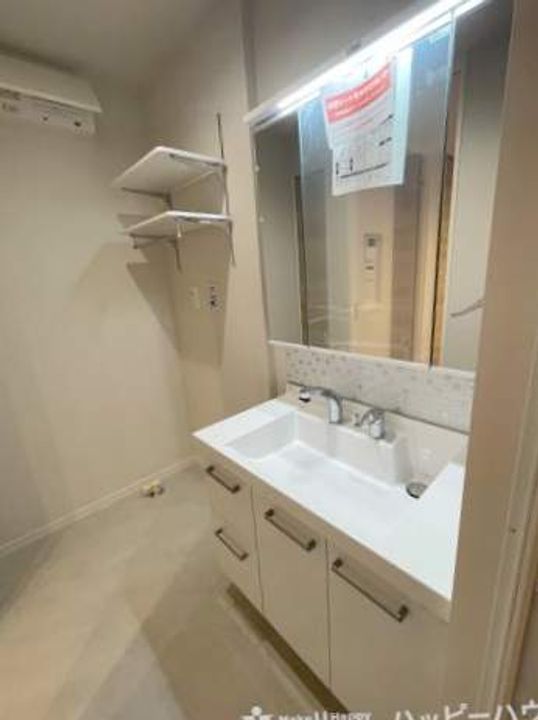 SーROOM曰佐の内装