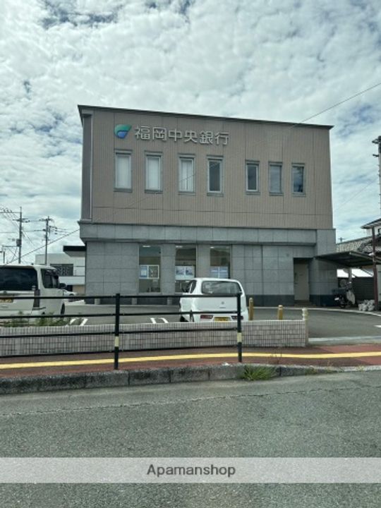 R THE ATTITUDE新宿通りの周辺