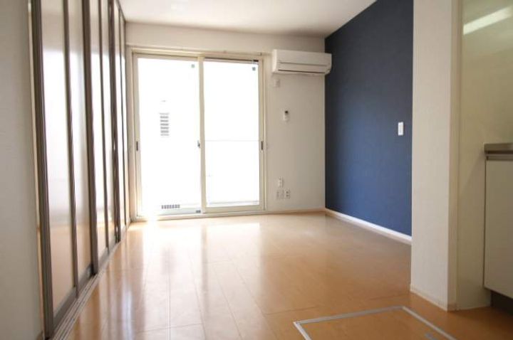 ロイヤルコート東那珂の居間