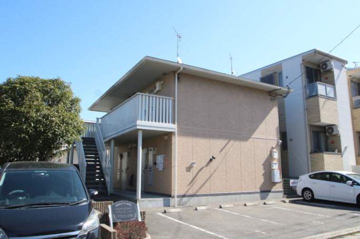 ロイヤルコート東那珂の外観