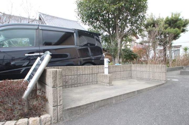 ロイヤルコート東那珂の外観