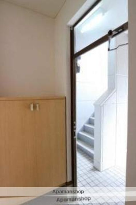 メモリー白鳥第1の玄関