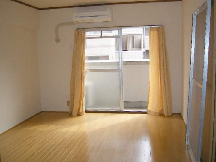 福岡県福岡市南区大楠2丁目の賃貸マンションの居間