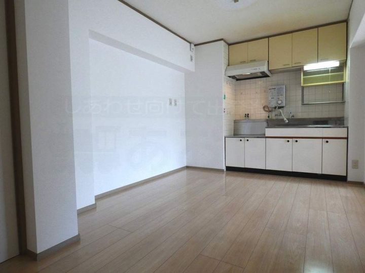 福岡県太宰府市五条3丁目の賃貸マンション405の居間