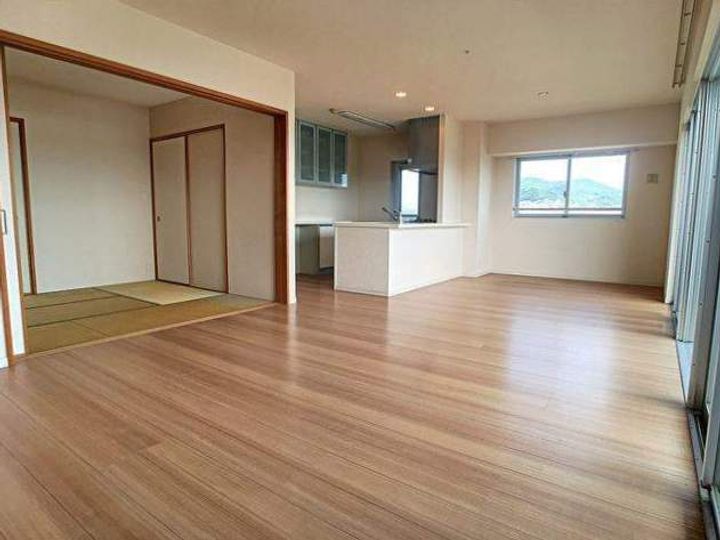 福岡県福岡市東区香椎駅前3丁目の賃貸マンションの居間