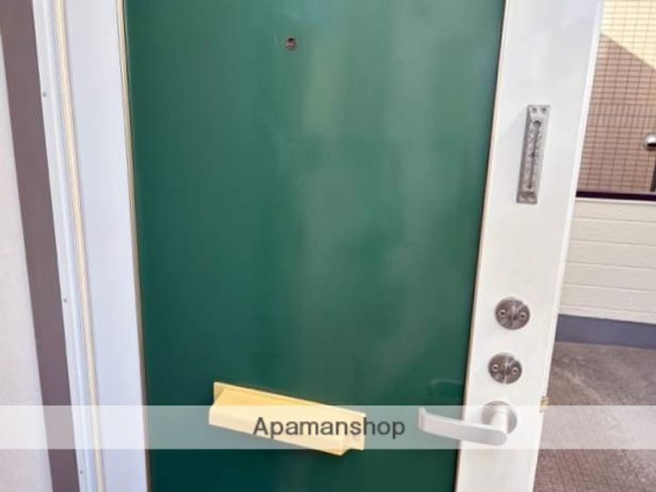 福岡県福岡市東区香椎駅前3丁目の賃貸アパートの玄関