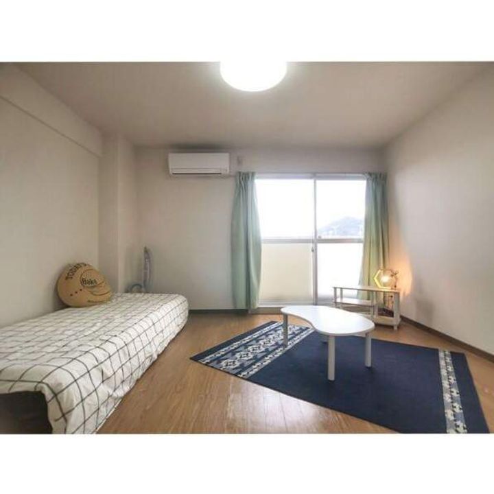 福岡県福岡市東区香椎駅東3丁目の賃貸マンションの居間