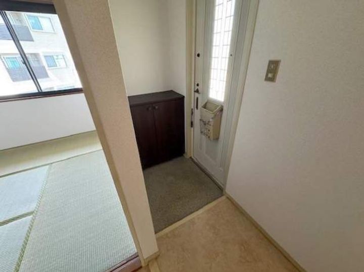 福岡県福岡市南区野間3丁目の賃貸アパートの玄関