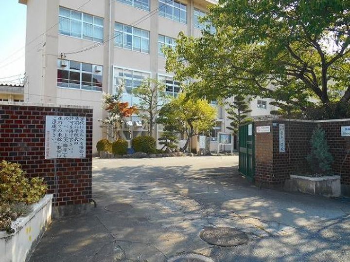 福岡県福岡市南区野間3丁目の賃貸アパートの周辺