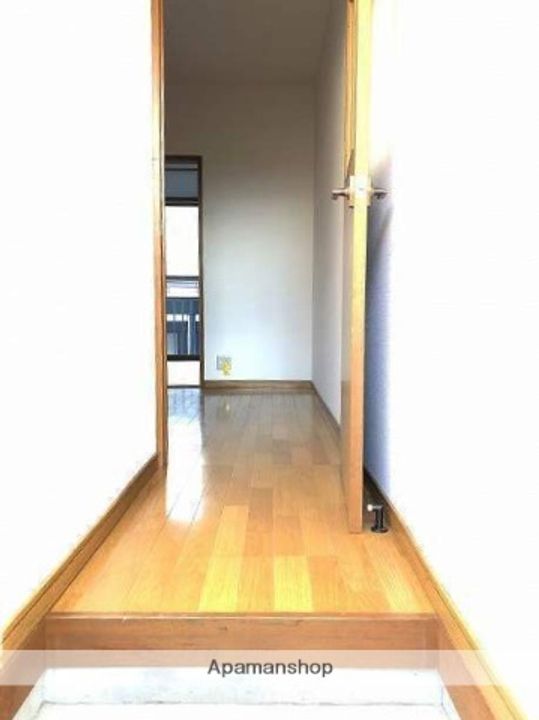 福岡県福岡市博多区三筑2丁目の賃貸アパートの玄関