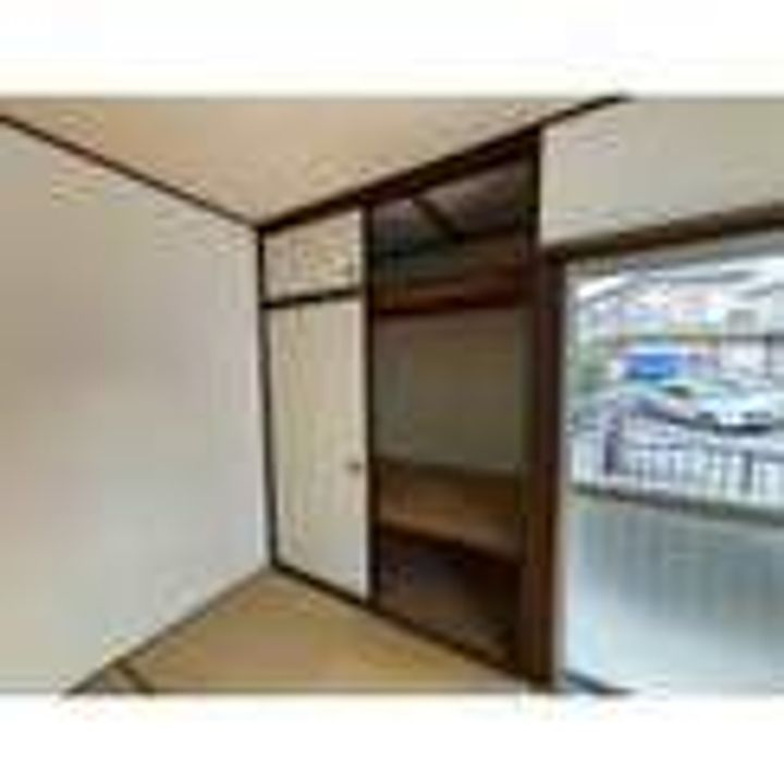 福岡県那珂川市片縄西5丁目の賃貸アパート101の玄関