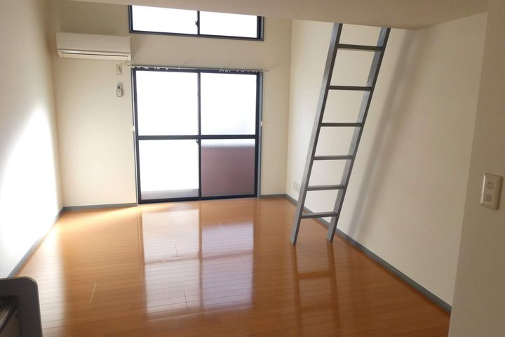 福岡県福岡市東区唐原4丁目の賃貸アパートの居間