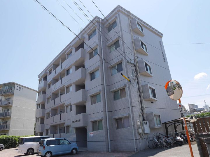 福岡県春日市春日公園8丁目の賃貸マンションの外観