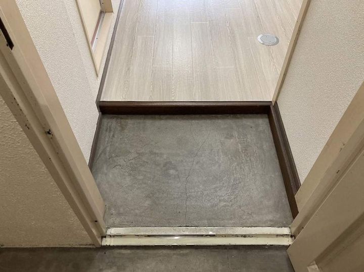 福岡県福岡市東区唐原5丁目の賃貸マンションの玄関