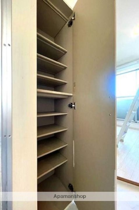 福岡県福岡市南区那の川1丁目の賃貸アパートの玄関