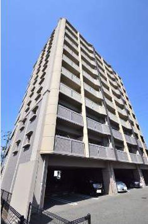 アベンシス・RCの外観