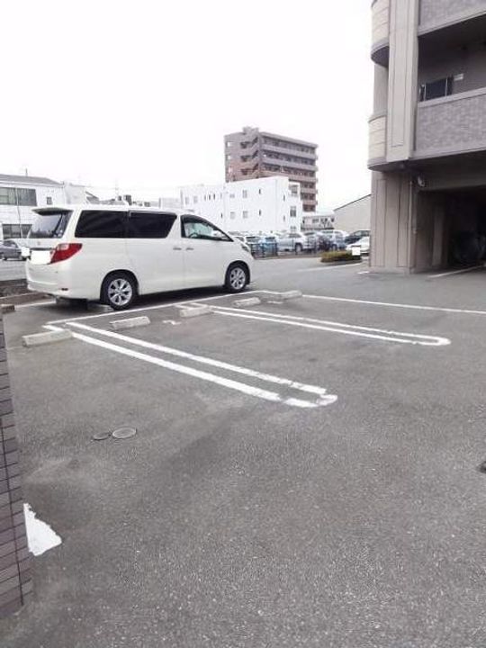 アベンシス・RCの外観