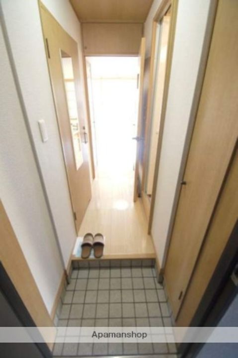 福岡県福岡市中央区春吉1丁目の賃貸マンションの玄関