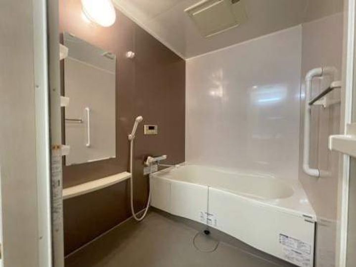福岡県糟屋郡粕屋町酒殿2丁目の賃貸マンションの風呂